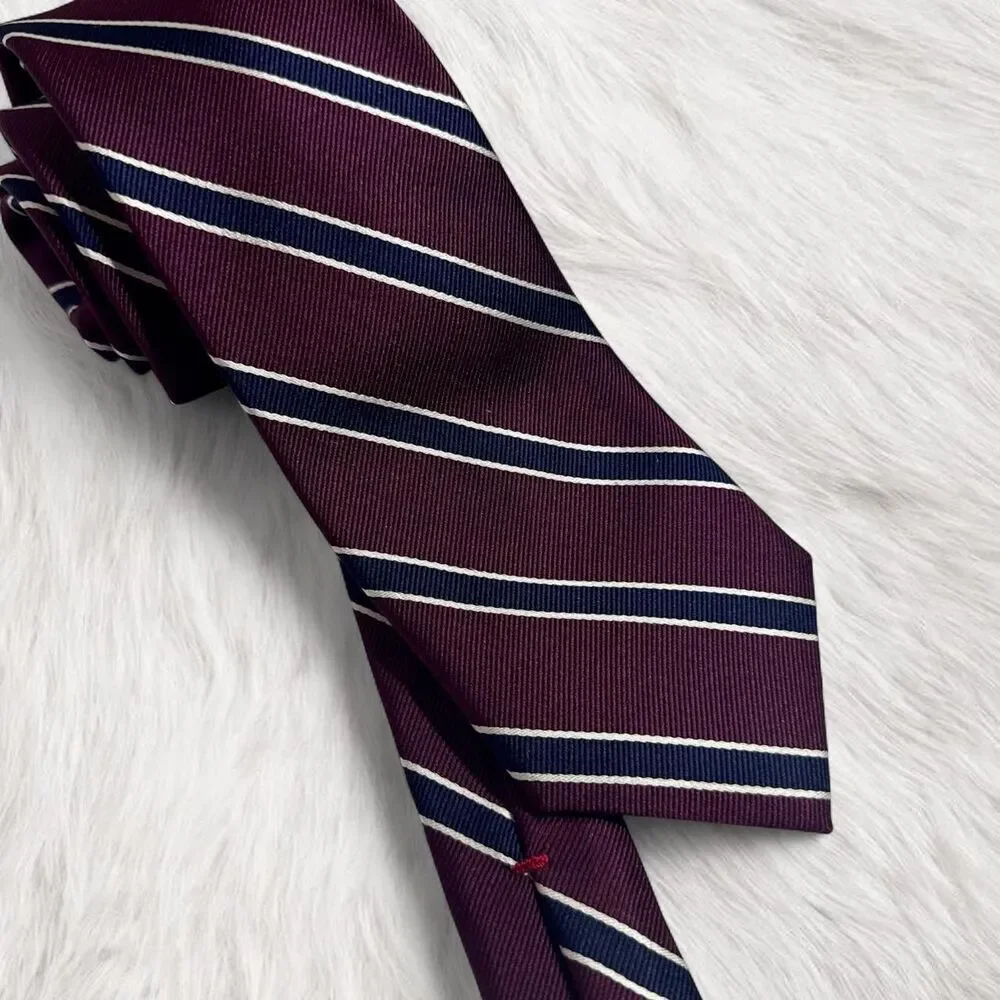 Tommy Hilfiger 100% silk Old Money burgundy striped tie Classic Preppy Necktie